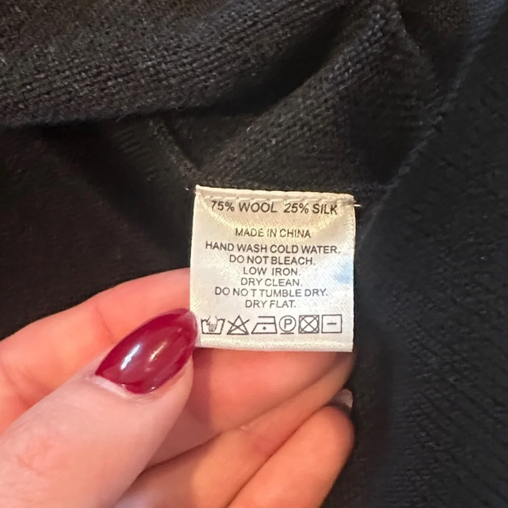 NWT Bobby Jones Wool and Silk Blend “Fallon” Tonal Plaid Jacquard Sweater